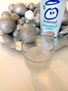 Innocent Coconut Water mit Glas