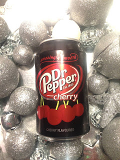 Eine Dose Dr. Pepper Cherry flavoured